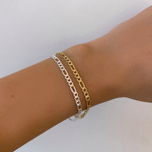 Load image into Gallery viewer, Gold Dainty Figaro Bracelet