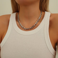 Load image into Gallery viewer, cara silver figaro necklace 
